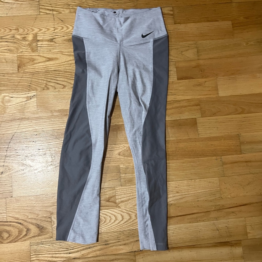 Nike cropped compression leggings